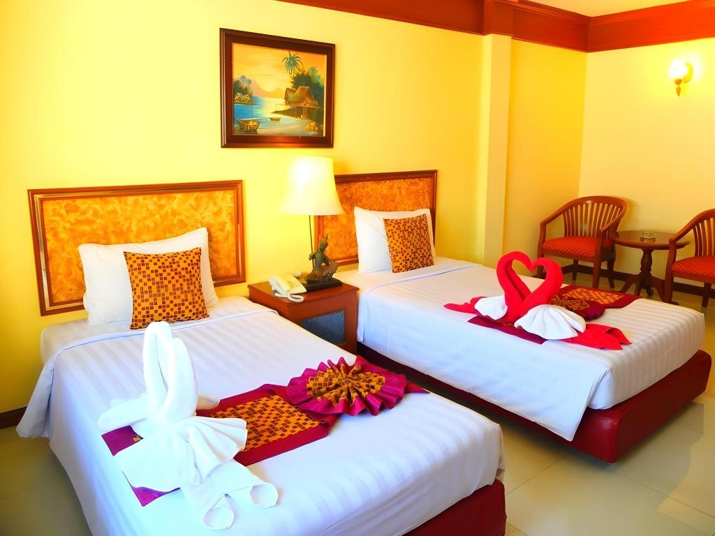 Camelot HotelroomsSuperior Bed5