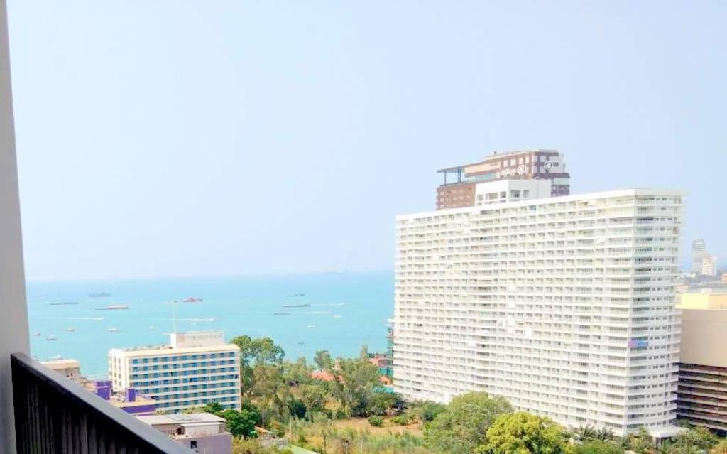 The Base CondominiumfacilitiesBalconyterrace10
