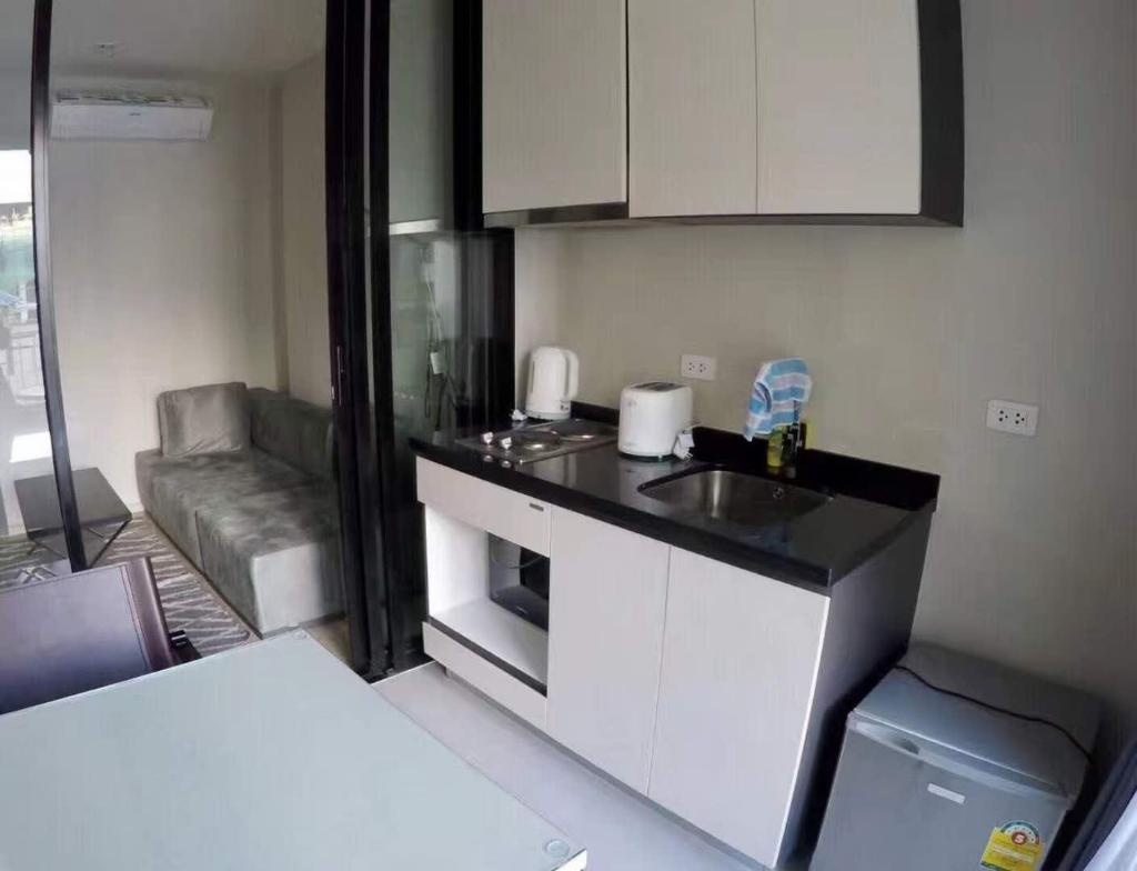 The Base Central Pattaya Condominium 664facilitiesKitchen1