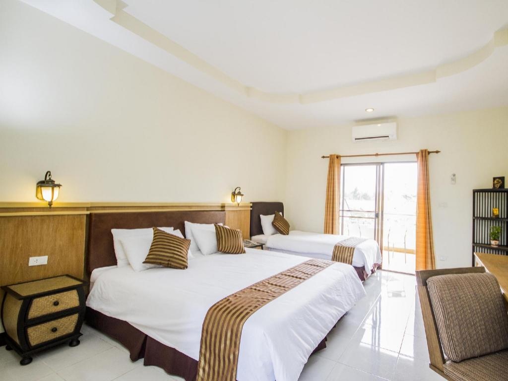 Baan Tong Tong PattayaroomsDeluxe Triple Rooms3