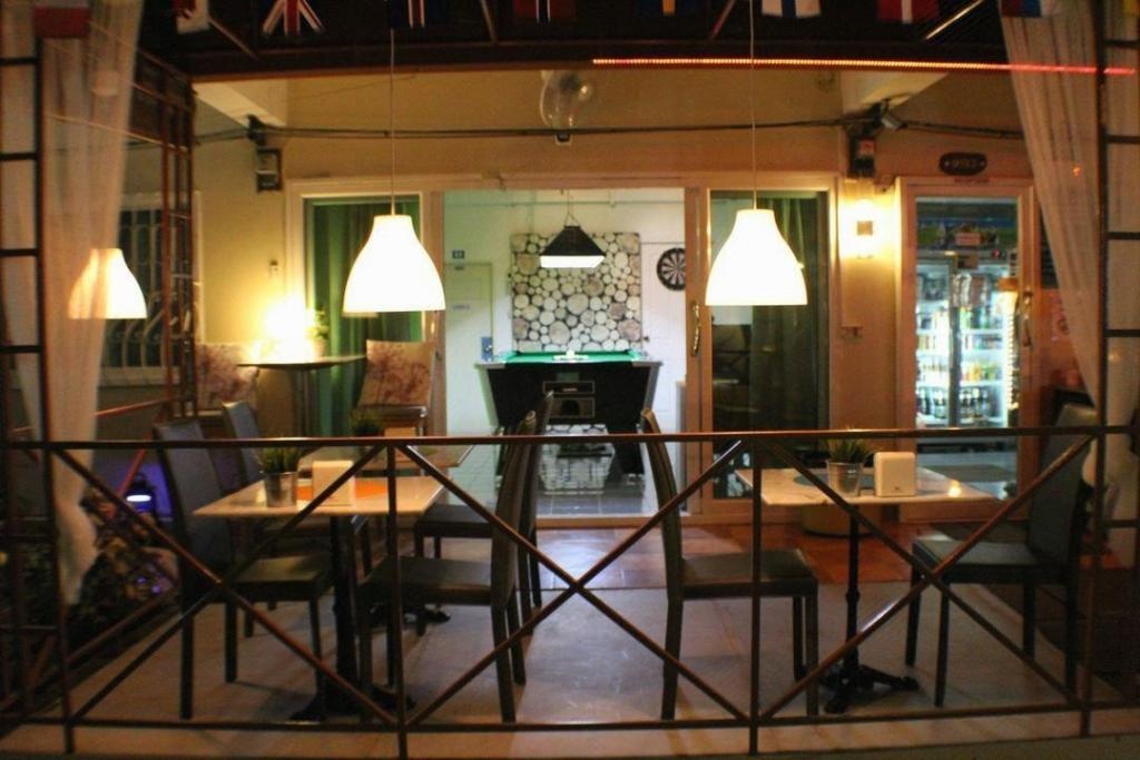 Aromdee Apartmentdiningdining Image 66