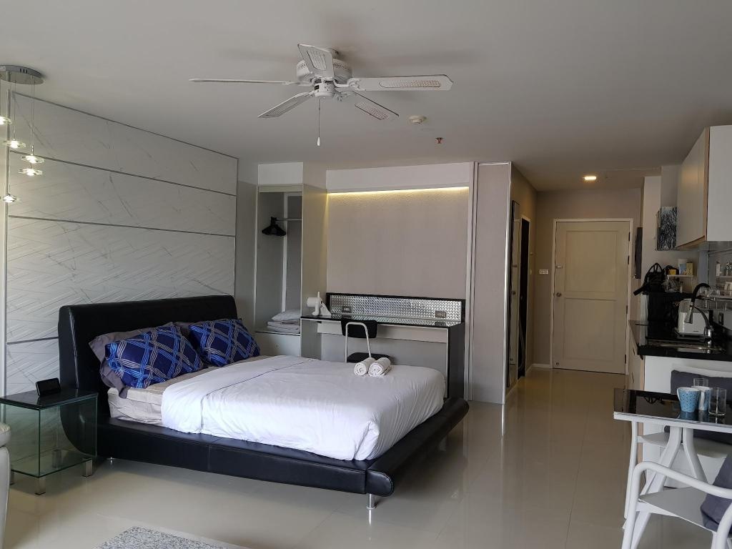 A Beautiful Studio With Pool View Pattaya Downtownroomsrooms Image 44