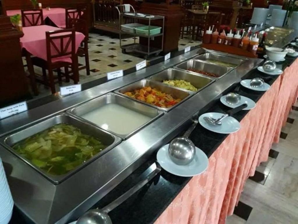Royal Palace Hoteldiningdining Image 1010