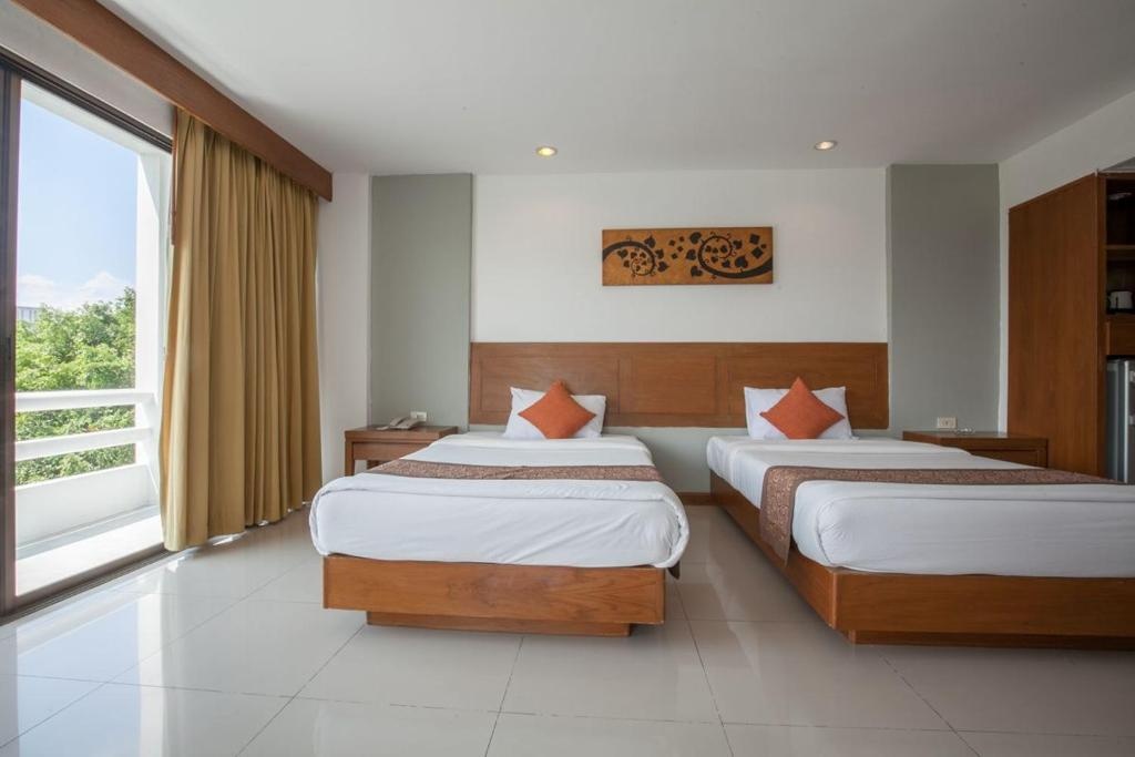 Royal Palace Hotelroomsrooms Image 1111