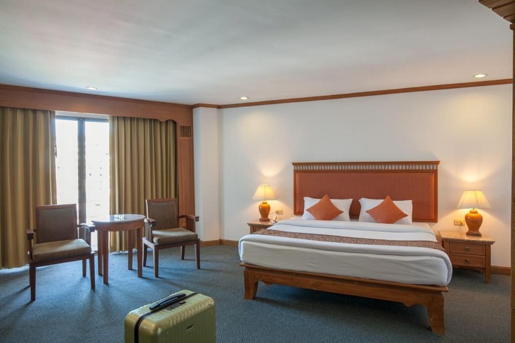 Royal Palace Hotelroomsrooms Image 1515