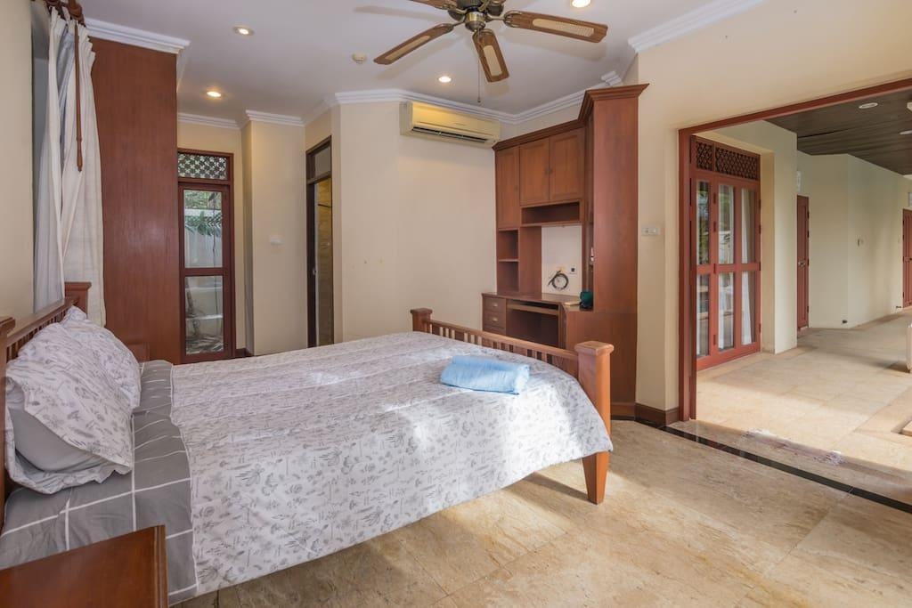 Private Pool Villa Lombok In Central PattayafacilitiesBedroom9