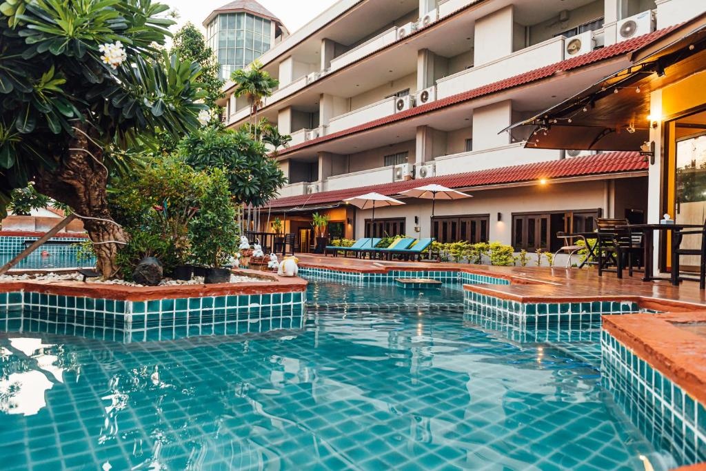 Gazebo Resort PattayafacilitiesSwimming Pool10