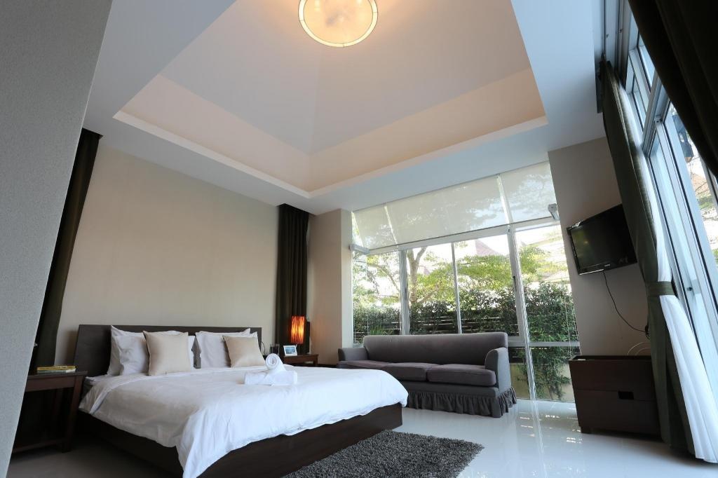 AnB Poolvilla 3BR Glass House Close Jomtien Beachroomsrooms Image 33