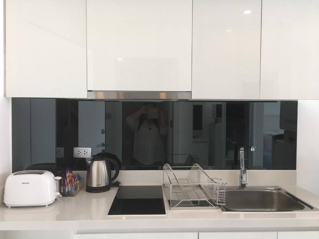 VIP Pattaya Praivate Studio Queen Bed Pattaya 3 RdfacilitiesKitchen2
