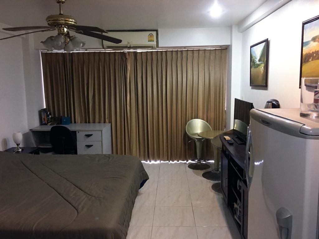 Golden Pattaya Condominium Dolphin Roundaboutroomsrooms Image 22