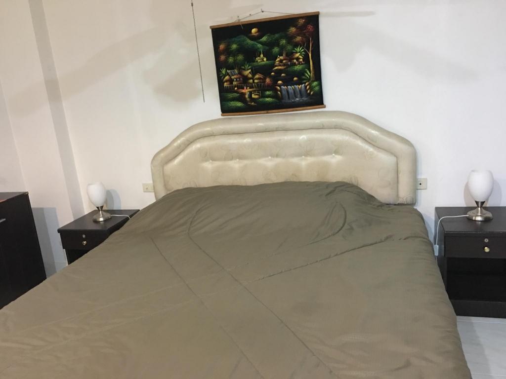 Golden Pattaya Condominium Dolphin Roundaboutroomsrooms Image 55