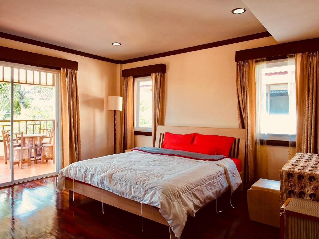 FARAH HOUSE By THE SIGNATURE VILLAfacilitiesBalconyterrace1