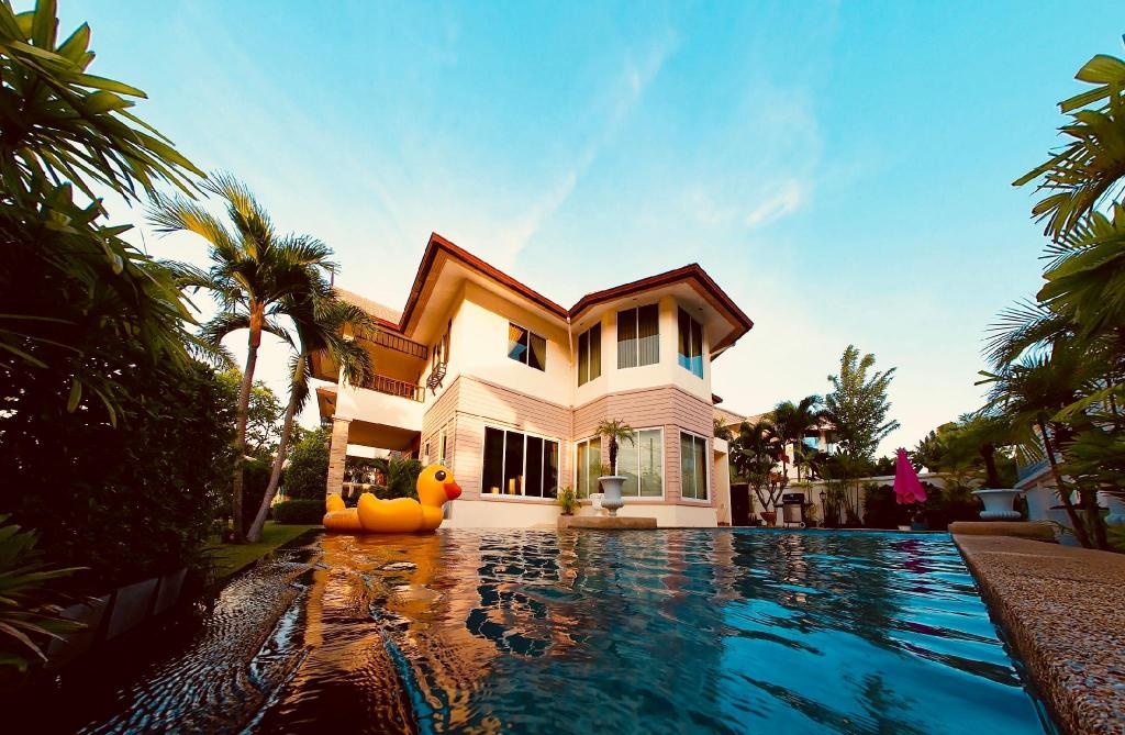 FARAH HOUSE By THE SIGNATURE VILLAfacilitiesPrivate Pool5