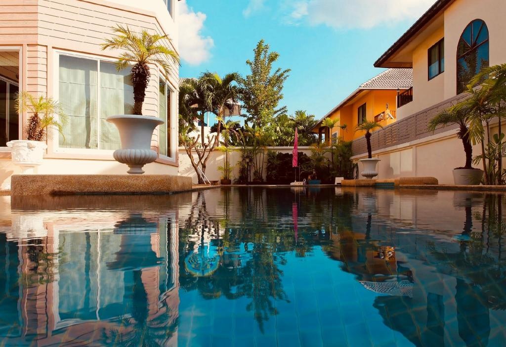 FARAH HOUSE By THE SIGNATURE VILLAfacilitiesPrivate Pool6