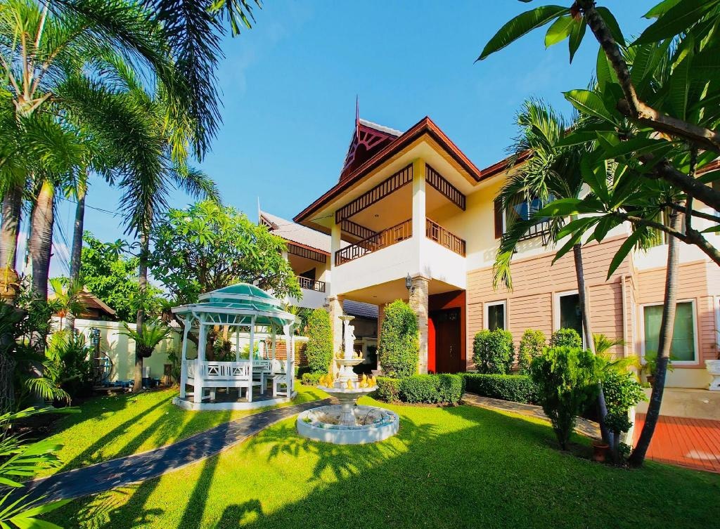 FARAH HOUSE By THE SIGNATURE VILLAroomsrooms Image 11
