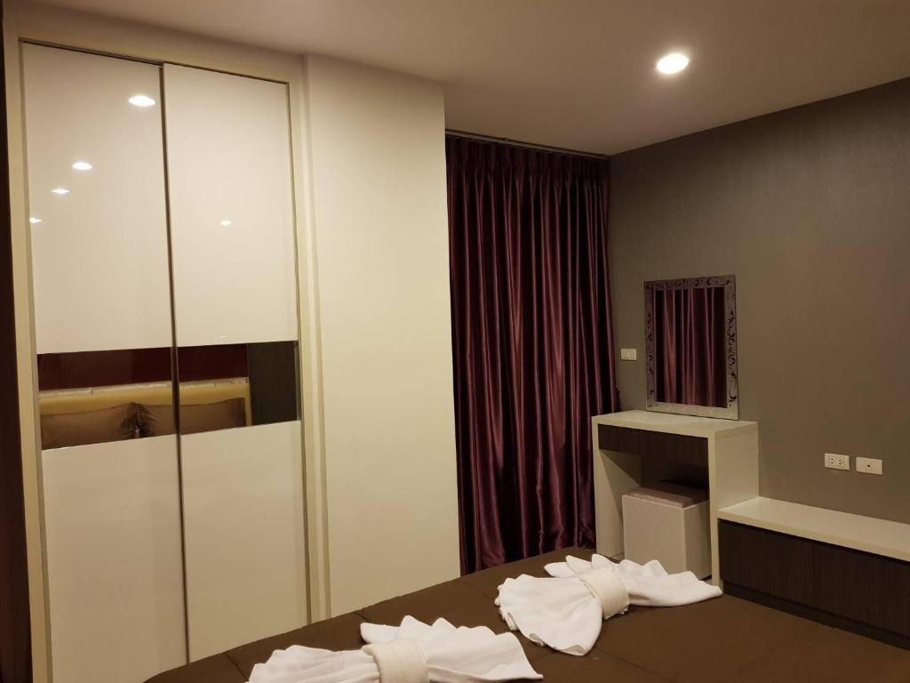 The Vision Condo By Artroomsrooms Image 33