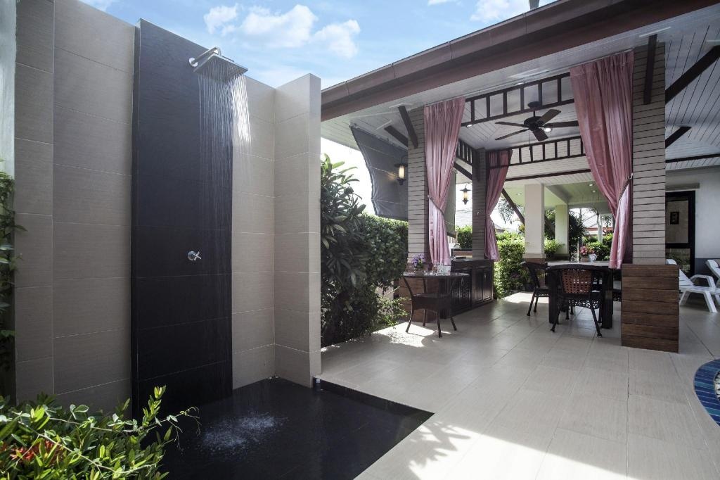 Villa Laima 3 Bedroom Pool VillafacilitiesShower5