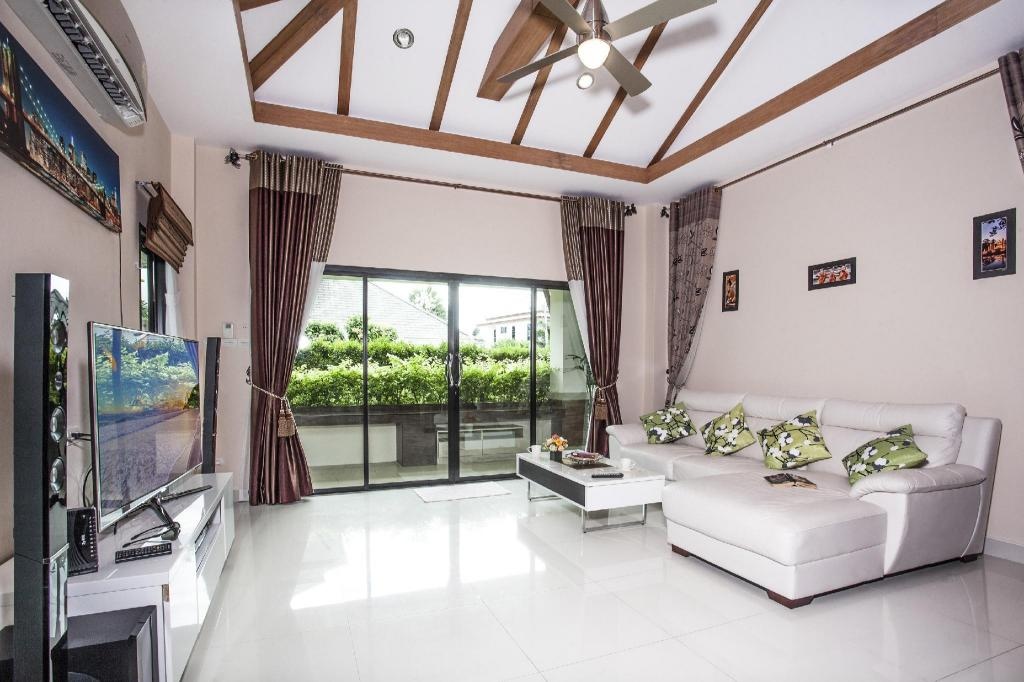 Villa Laima 3 Bedroom Pool VillapropertyviewsInterior View4