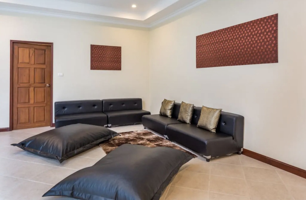 Luxury Pool Villa Private Beach In PattayapropertyviewsInterior View2