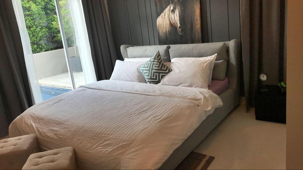 Luxury Swimming Pool Villa In PattayafacilitiesBedroom21
