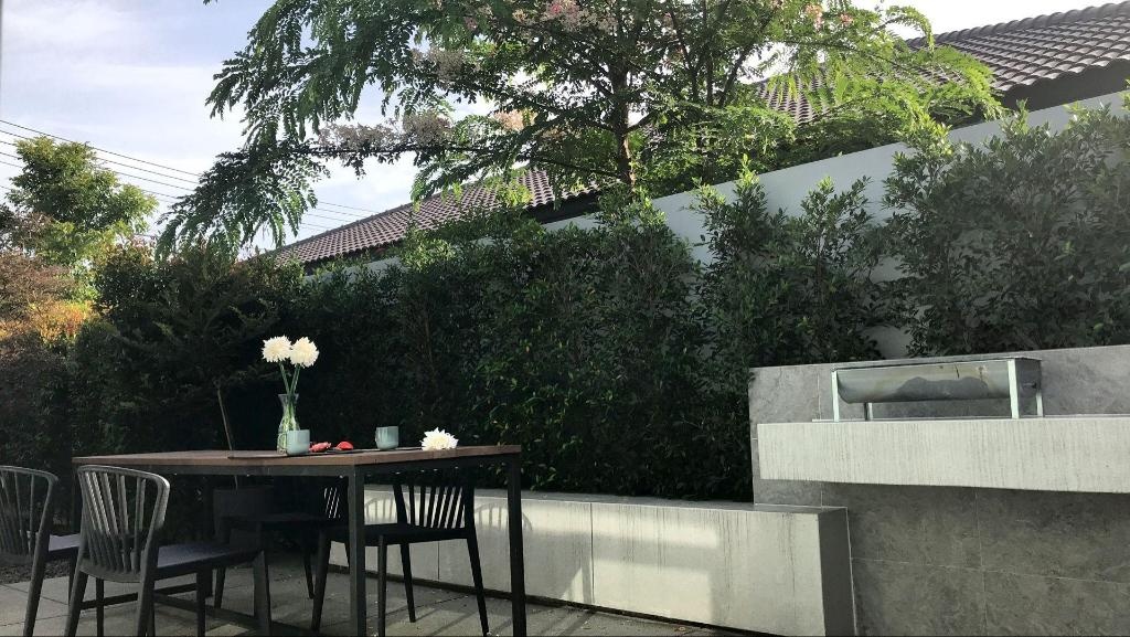 Luxury Swimming Pool Villa In PattayafacilitiesGarden20