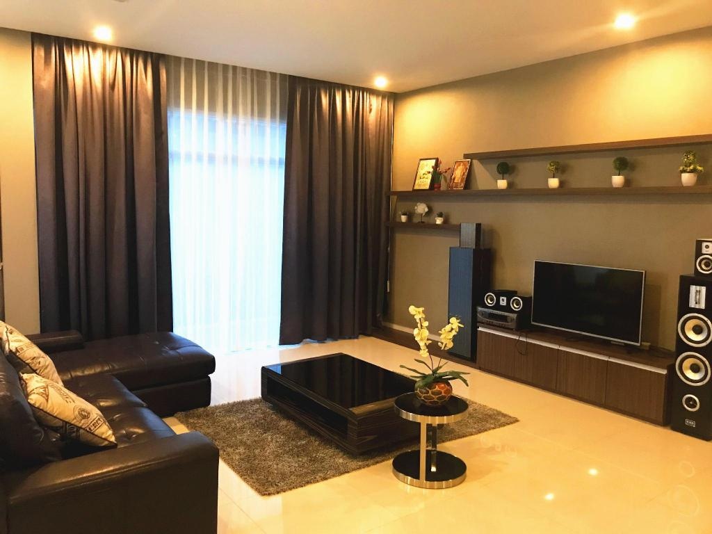 Luxious Private Swimming Villa Perfect For FamilypropertyviewsLobby3