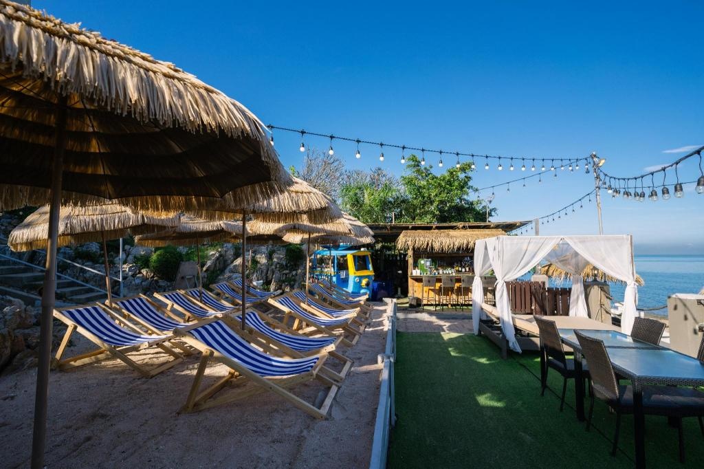 Golden Tulip Pattaya Beach ResortfacilitiesBarlounge30