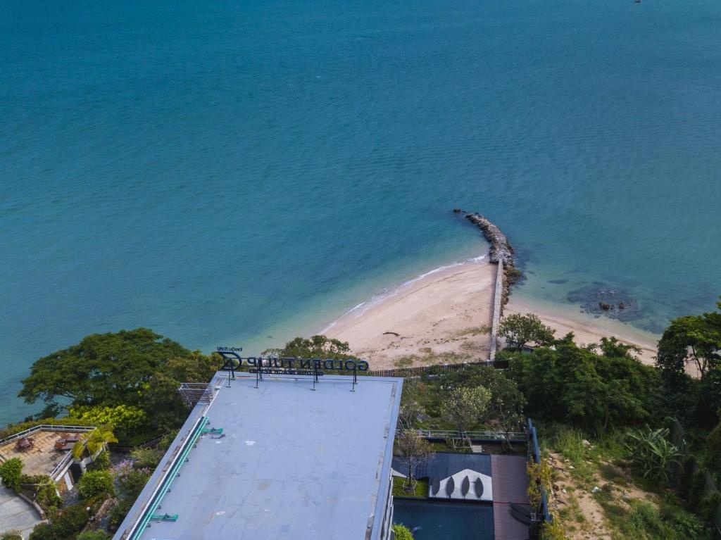 Golden Tulip Pattaya Beach ResortfacilitiesBeach14