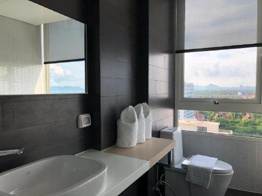 21Front Row Beach Lux X Veranda Residence PattayafacilitiesBathroom5