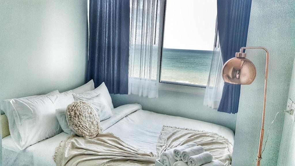 3 Bedroom Ocean Front Row X Veranda Pattaya By LuxfacilitiesBedroom2