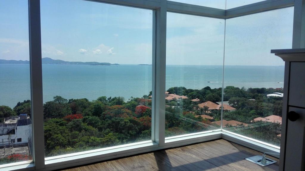 Stunning Luxury And Unique Full Seaview ApartmentfacilitiesBedroom5