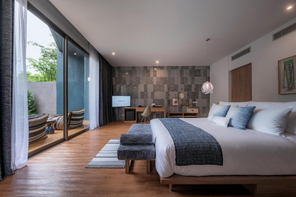 Navana Nature EscaperoomsGrand Beachfront Villa Bedroom1