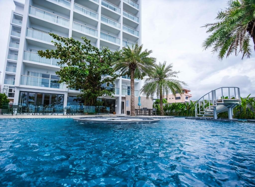 Worita Cove HotelfacilitiesPoolside Bar5