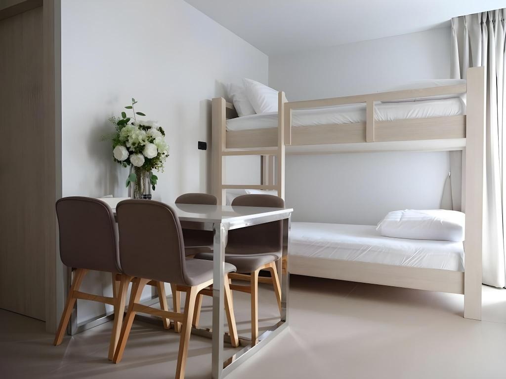 Worita Cove Hotelroomsrooms Image 4747