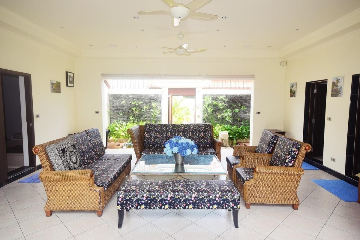 98 The Beach Villa PropertyviewsLobby 1