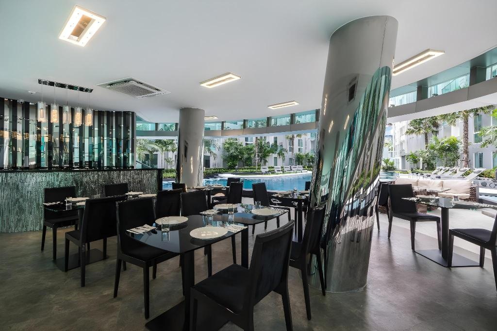 Luxury One Bedroom City Center Residence PattayafacilitiesBarlounge3