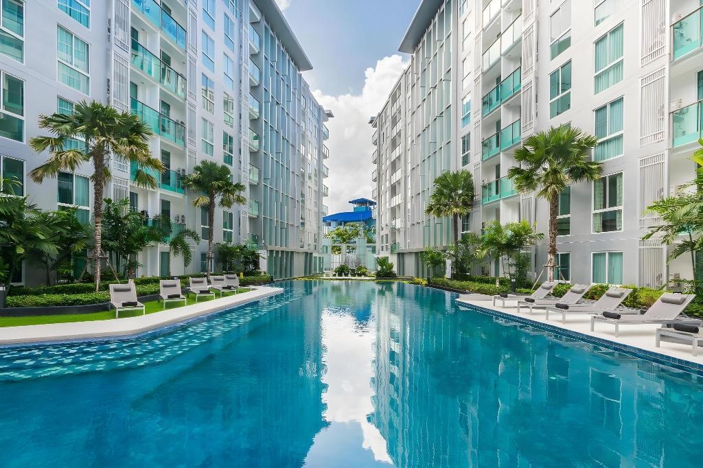 Luxury One Bedroom City Center Residence PattayafacilitiesSwimming Pool Outdoor17