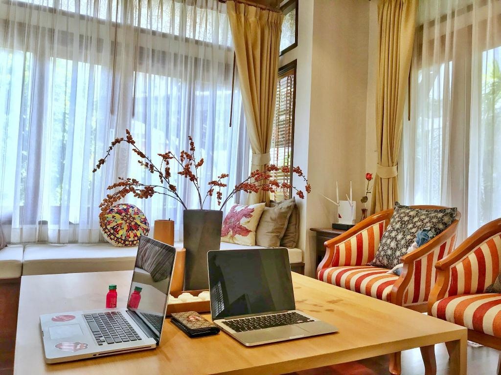 JimmyVipHouse Dharawadi VillapropertyviewsLobby11
