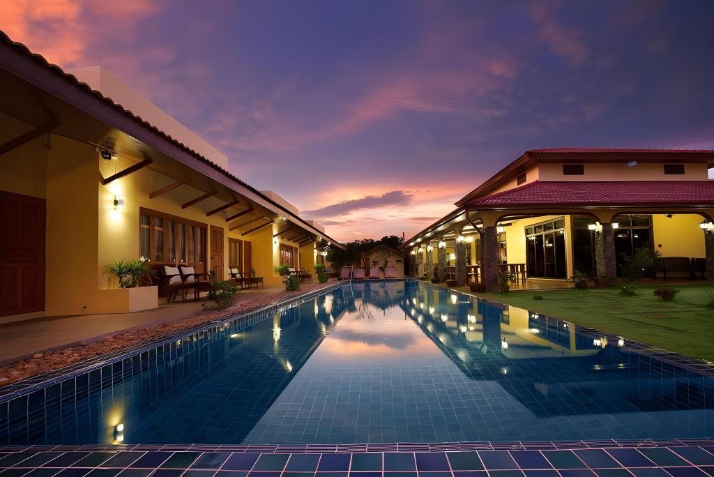 Marigold Resort 9BR W Large Pool GardenfacilitiesSwimming Pool Outdoor10