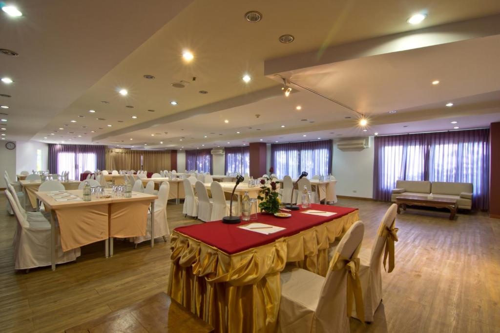 Bella Villa CabanafacilitiesMeeting Room Ballrooms10