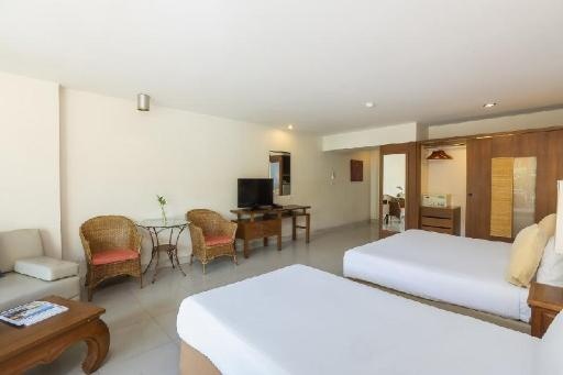 Bella Villa CabanaroomsDeluxe Twin Room Dog Friendly Bed50