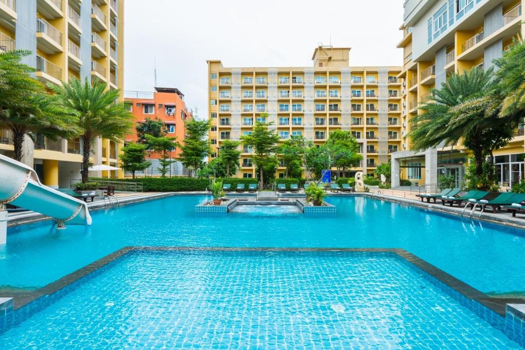 Grand Bella HotelfacilitiesSwimming Pool12