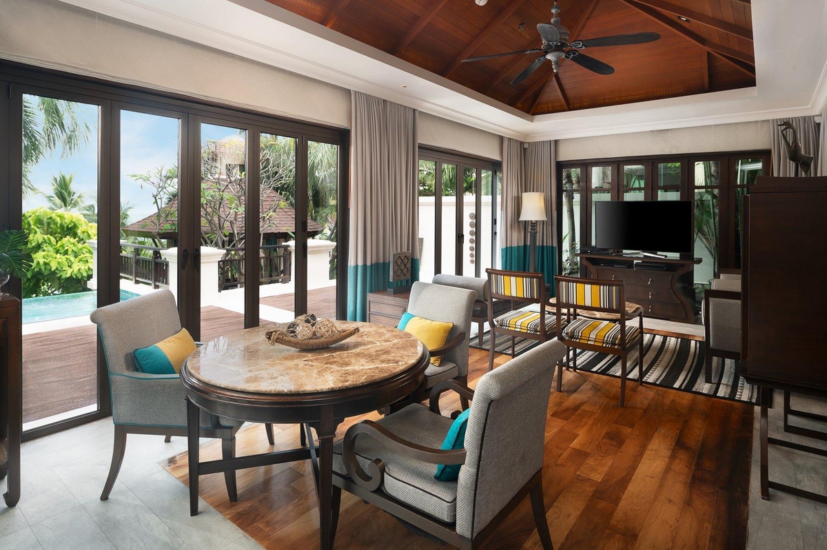 InterContinental Pattaya Resort Rooms1 Bedroom Pool Villa Oceanfront Club Lounge Access Amenity Guest Room 13
