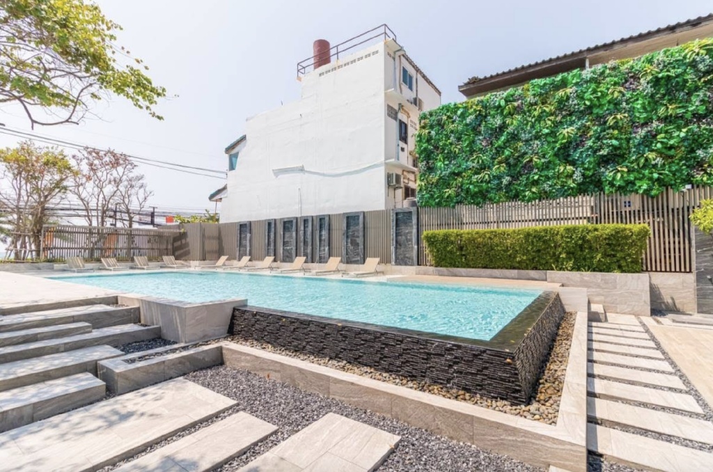 AERAS Luxury Studio CondofacilitiesSwimming Pool Outdoor3