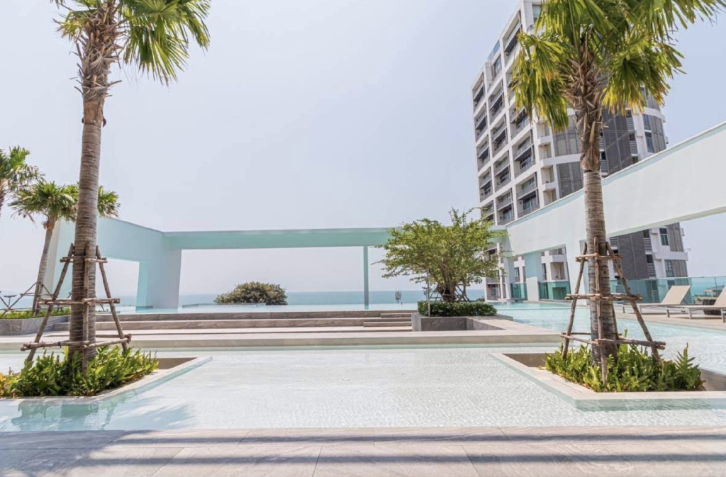 AERAS Luxury Studio CondofacilitiesSwimming Pool Outdoor4