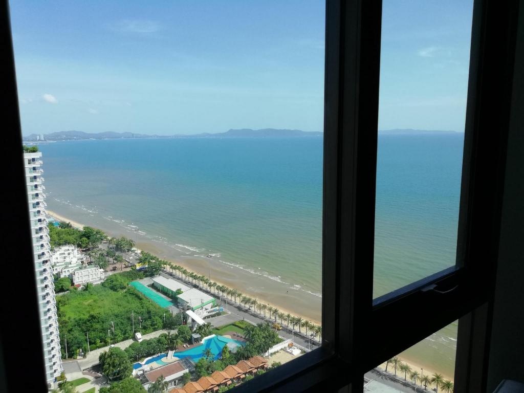 AERAS Luxury Studio CondopropertyviewsView14