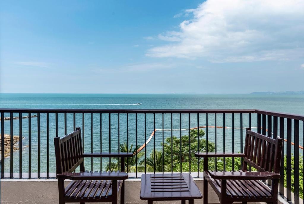 Garden Cliff Resort SpafacilitiesBalconyterrace35