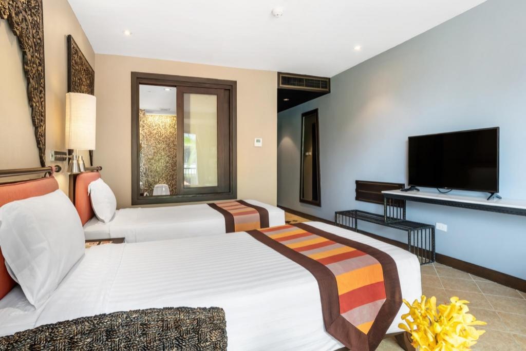Garden Cliff Resort Sparoomsdeluxe Balcony Bed12