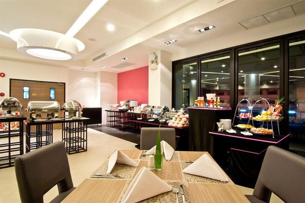Hotel J Residencediningdining Image 1313