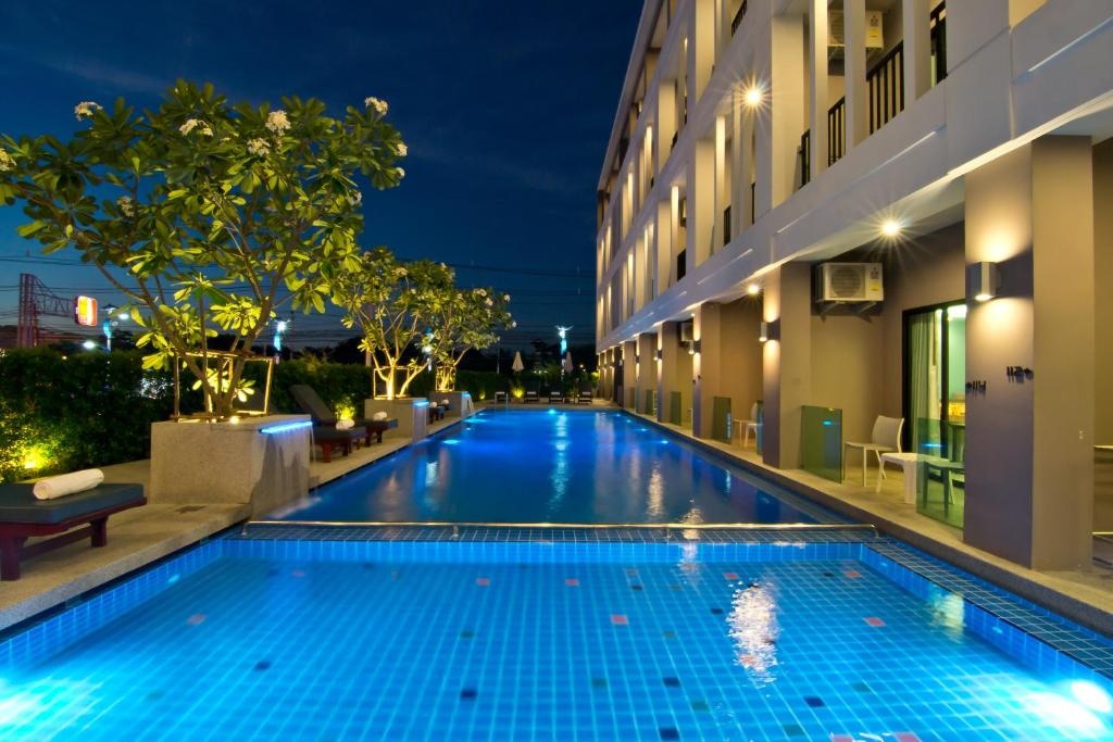 Hotel J ResidencefacilitiesSwimming Pool2